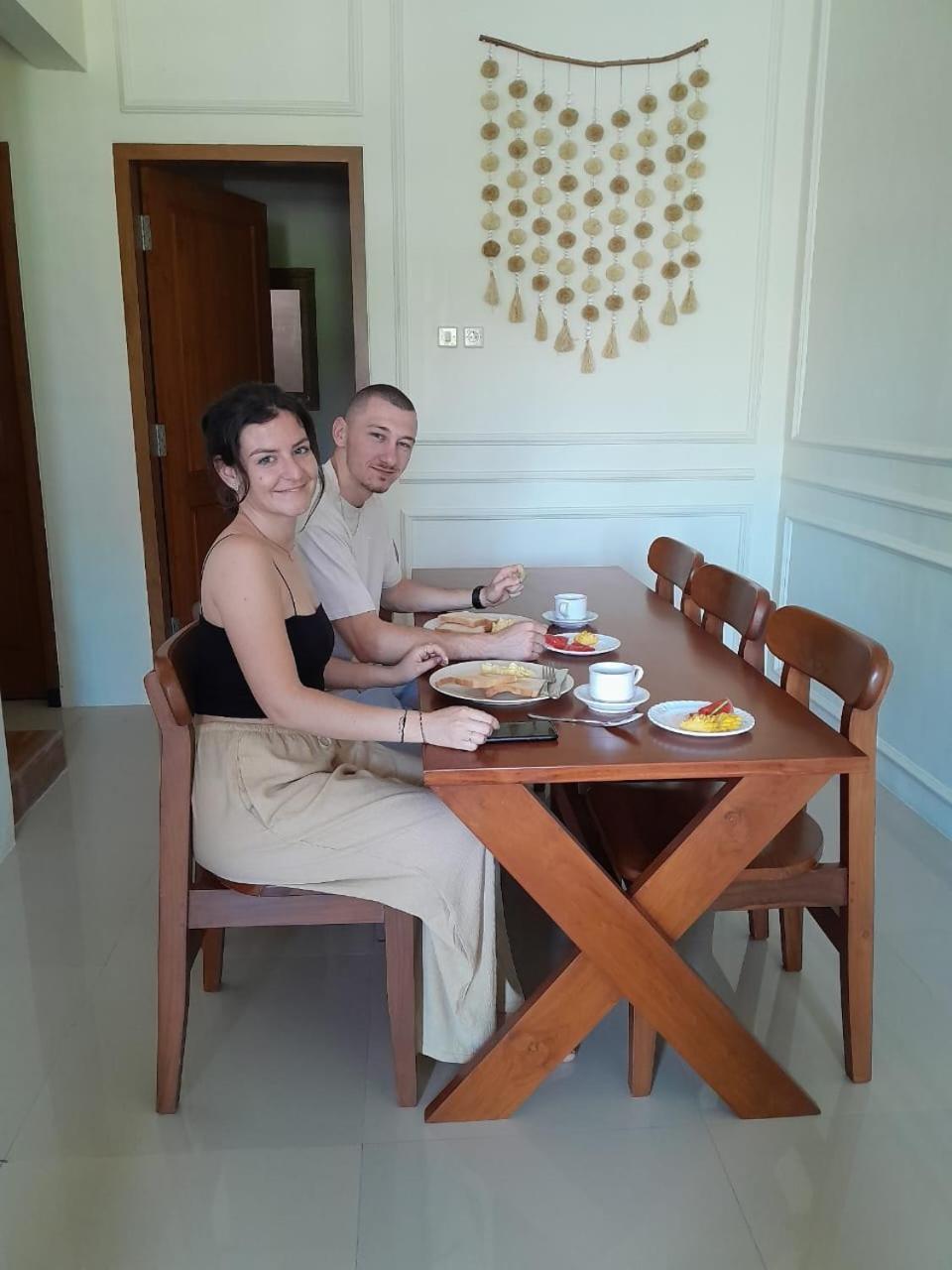 Ninap Hostel Banyuwangi  Extérieur photo