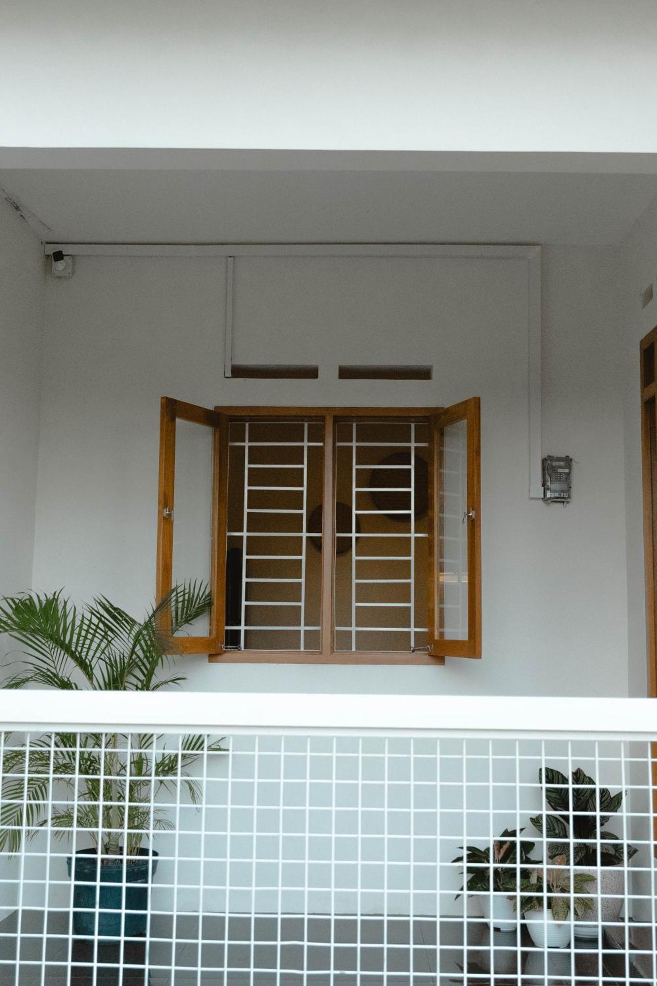 Ninap Hostel Banyuwangi  Extérieur photo