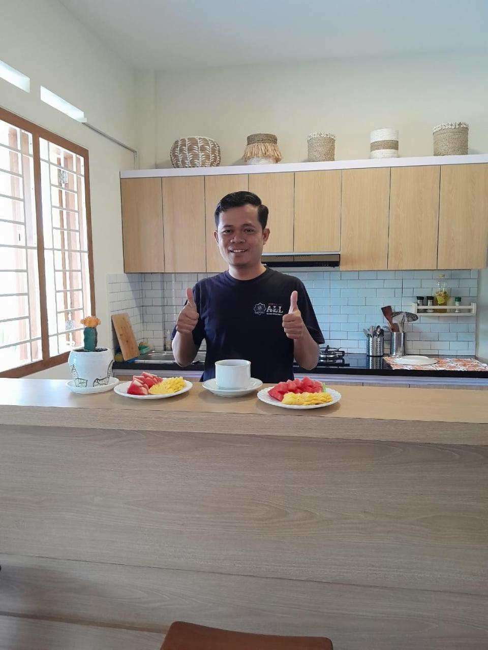 Ninap Hostel Banyuwangi  Extérieur photo