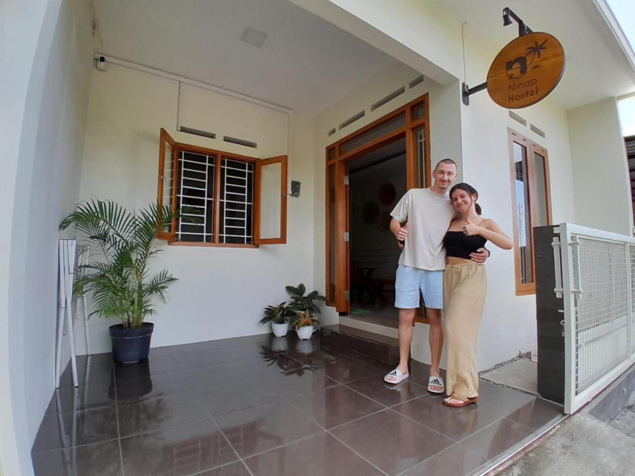 Ninap Hostel Banyuwangi  Extérieur photo